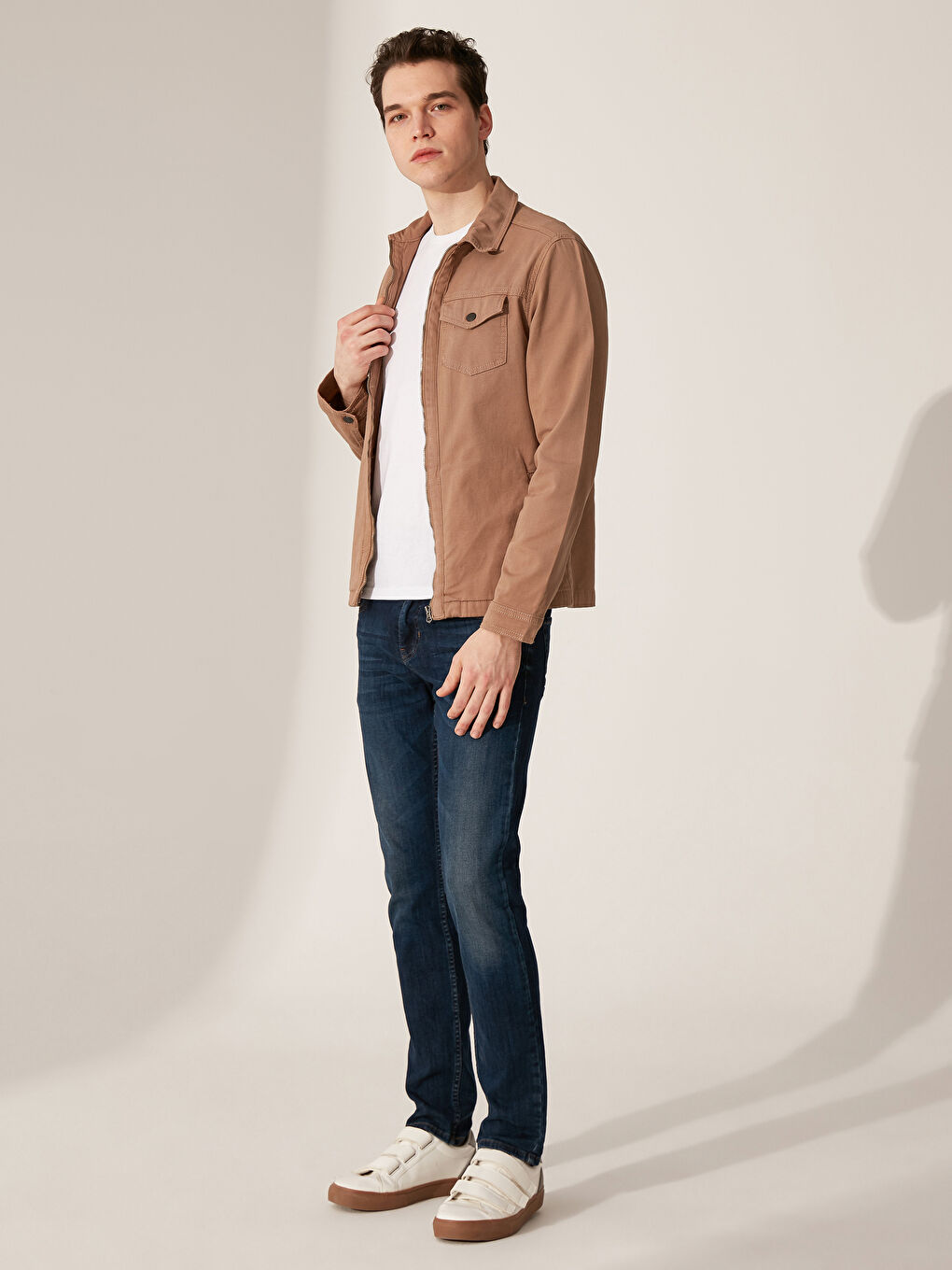 Bej Standart Kalıp Gömlek Yaka İnce Erkek Mont-4