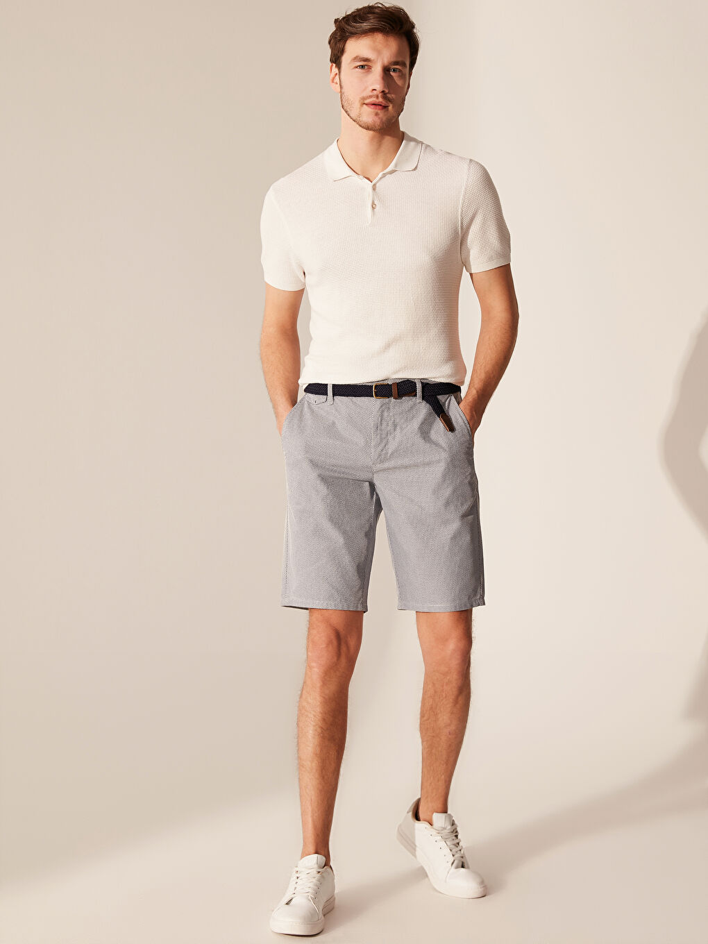 Mavi Slim Fit Bermuda Kemerli Erkek Şort