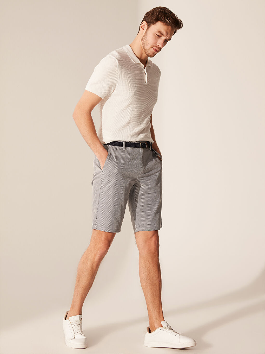 Mavi Slim Fit Bermuda Kemerli Erkek Şort-1