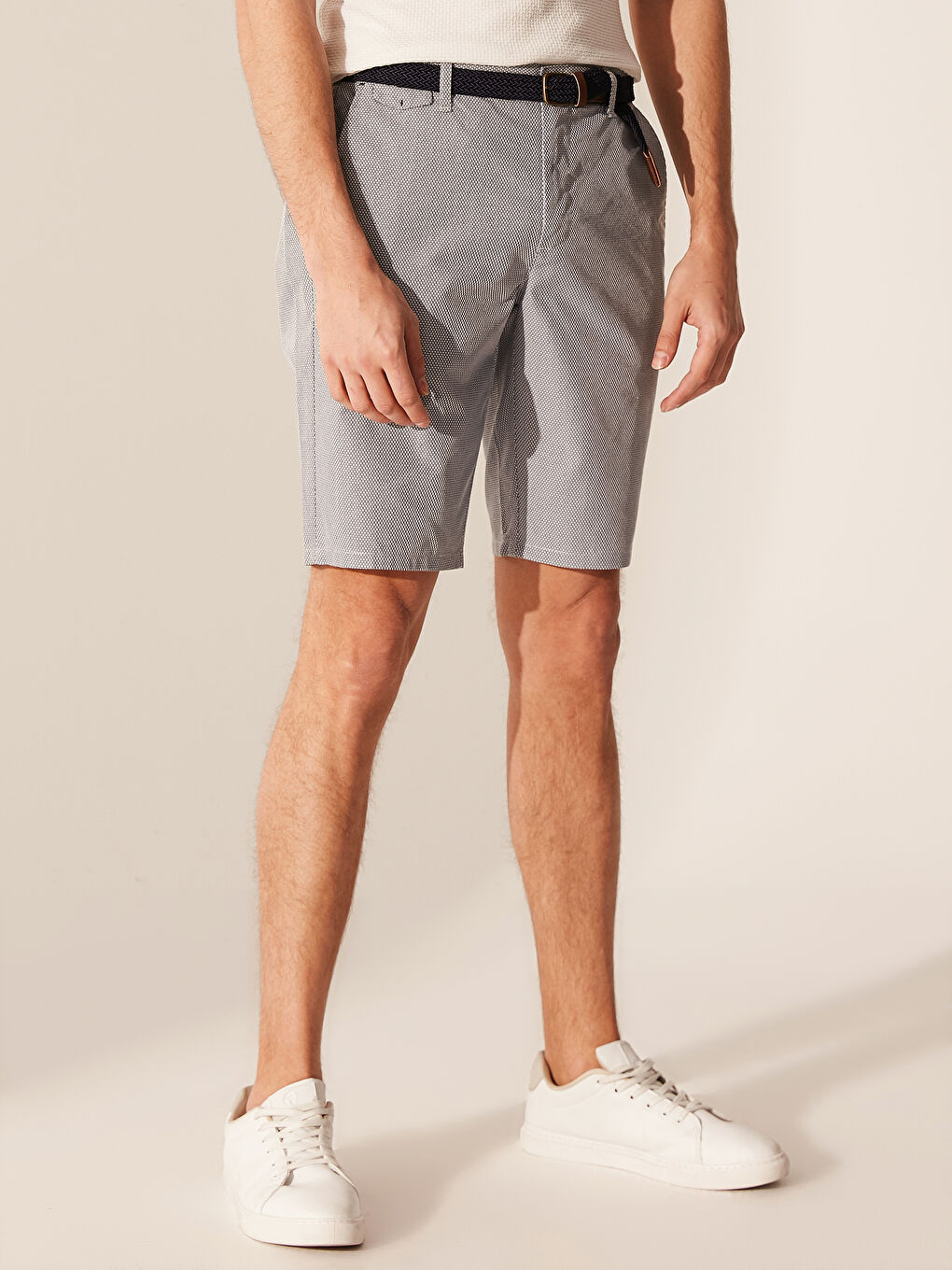 Mavi Slim Fit Bermuda Kemerli Erkek Şort-2