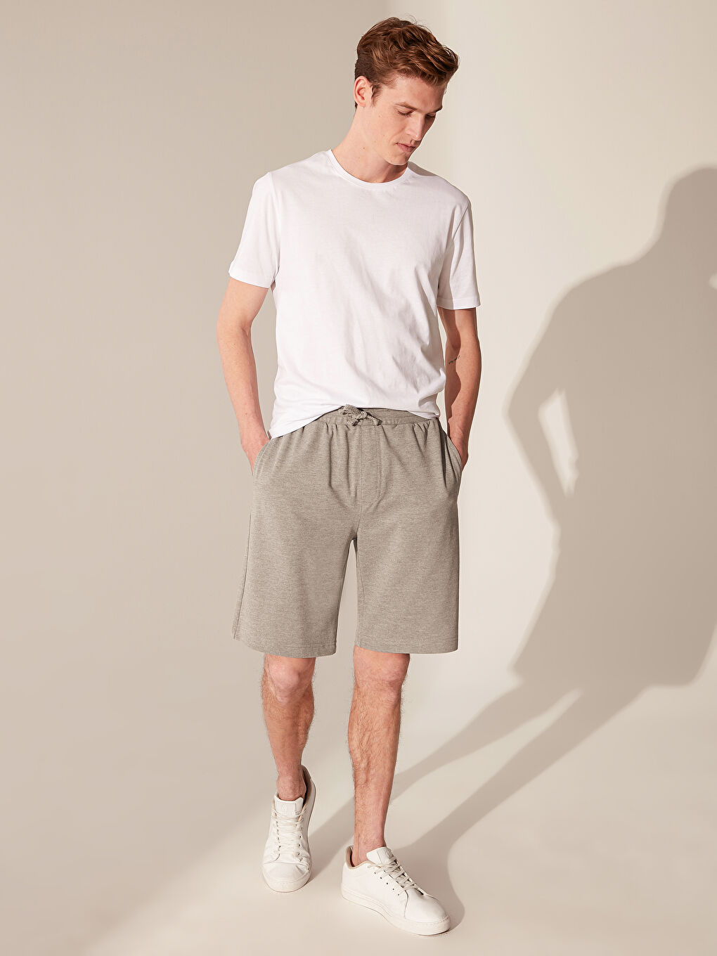 Gri Standart Kalıp Pike Erkek Spor Şort-1