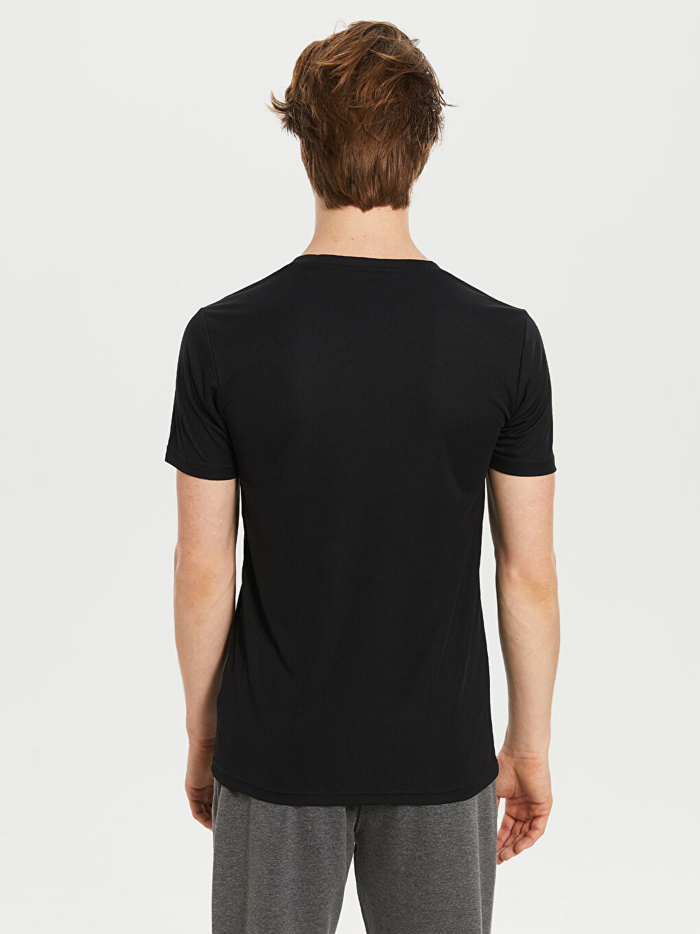 Спортивная футболка с круглым вырезом-2