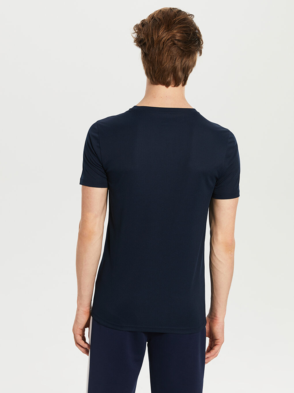 Спортивная футболка с круглым вырезом-3