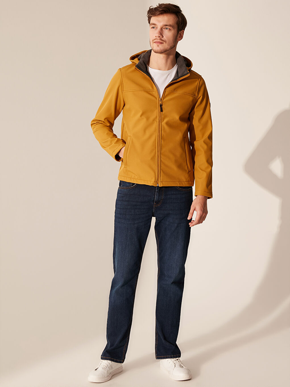 Sarı Kapüşonlu Softshell Mont-5