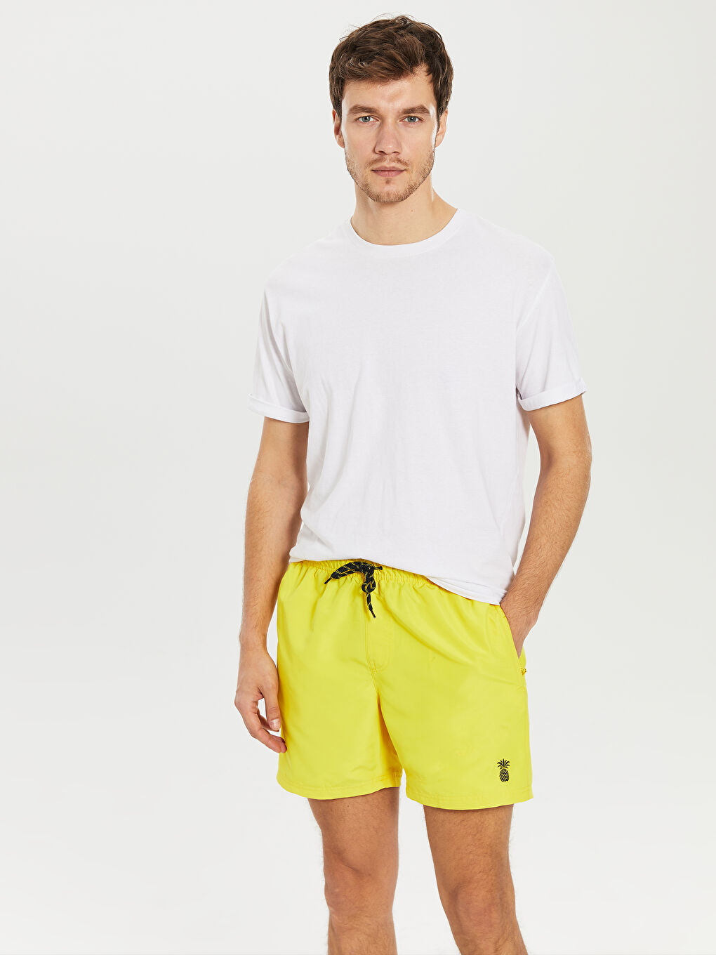 Sarı Diz Üstü Boy Basic Deniz Şortu  -1