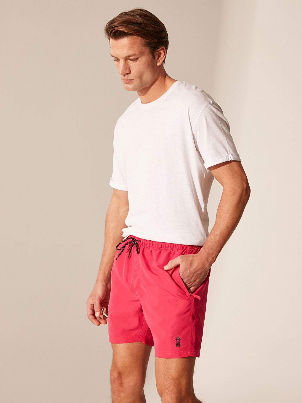 Above Knee Length Basic Sea Shorts-1