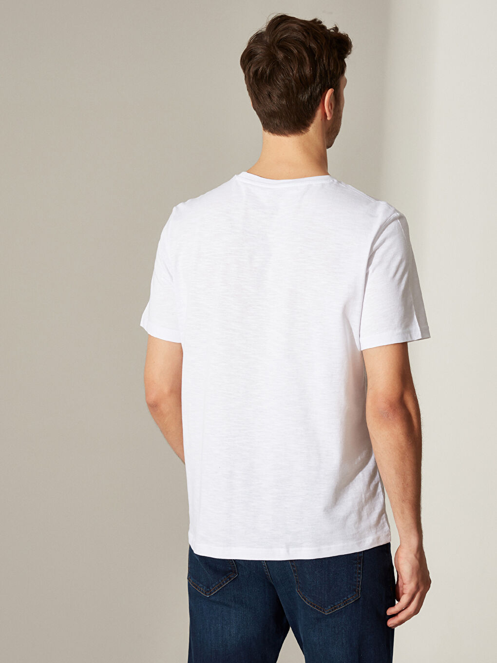 Beyaz Bisiklet Yaka Baskılı Penye Tişört-2