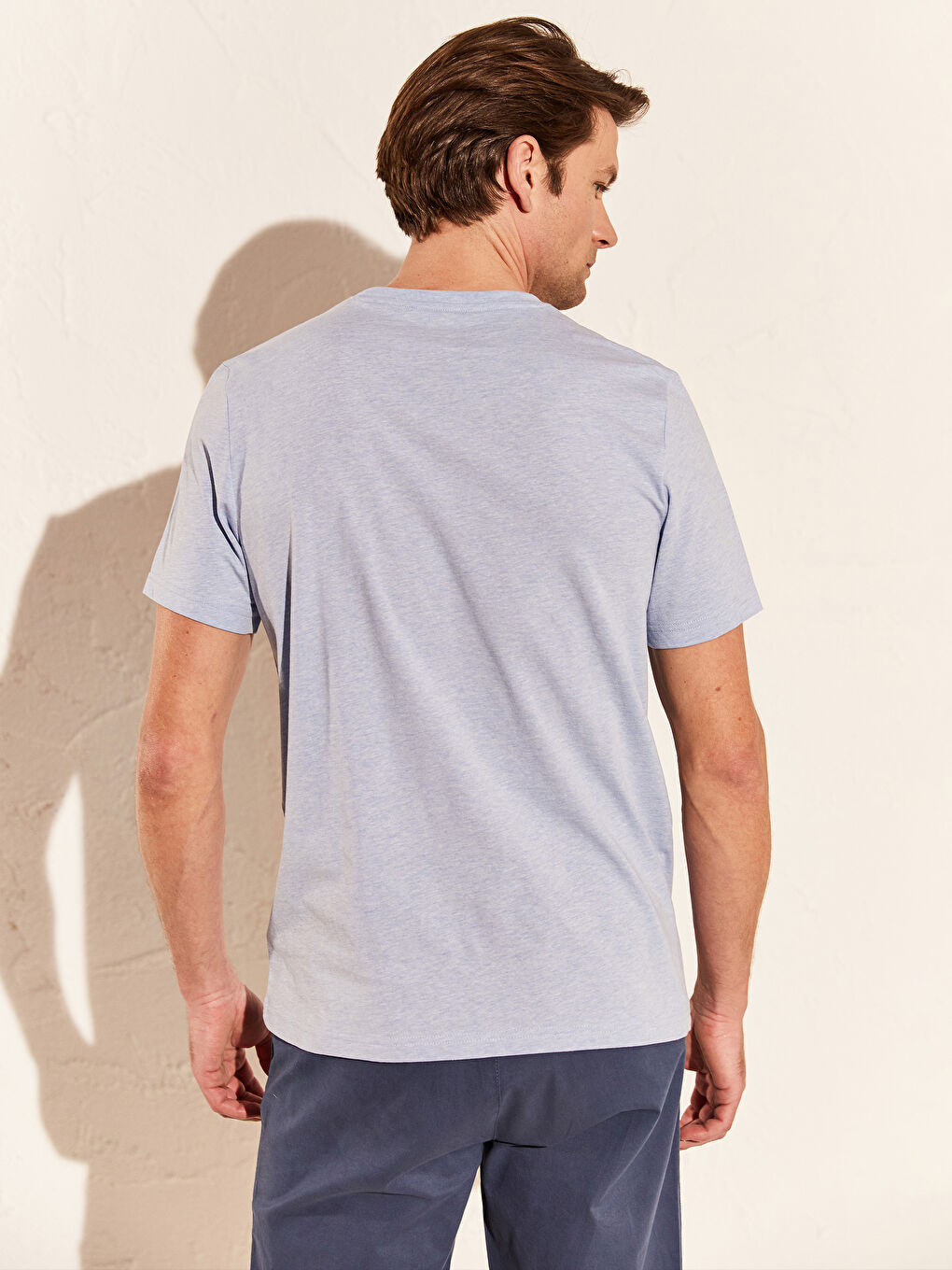 Футболка из чесаного хлопка с круглым вырезом и принтом-2