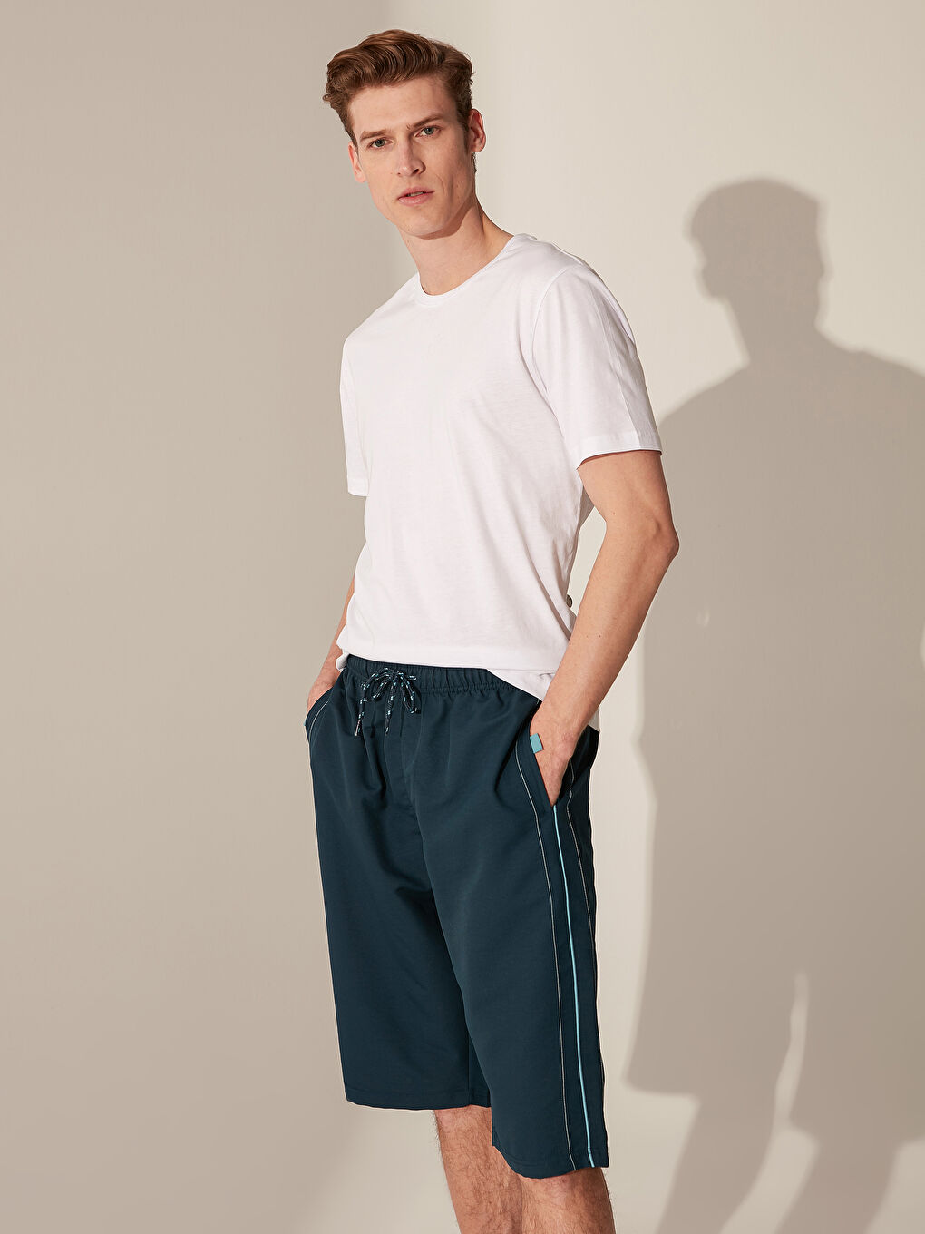 İndigo Diz Altı Boy Deniz Şortu