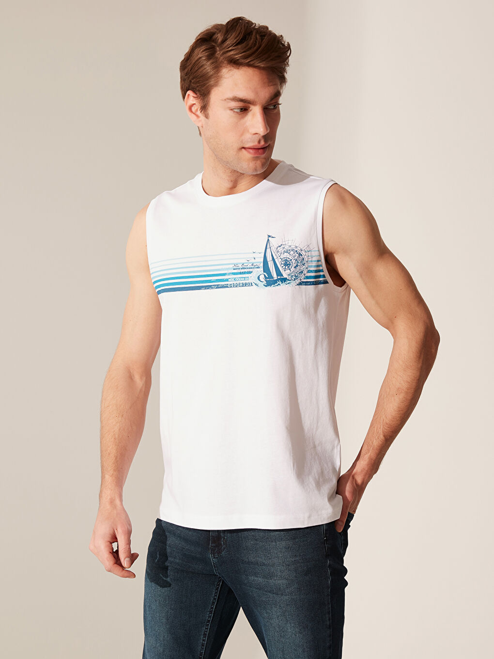 Beyaz Bisiklet Yaka Baskılı Erkek Kolsuz Tişört-2