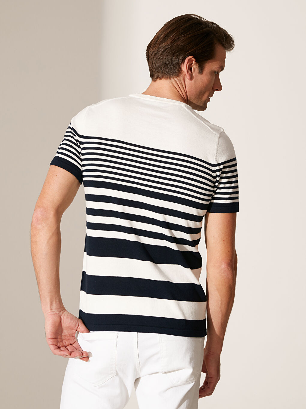 Lacivert Çizgili Bisiklet Yaka Kısa Kollu Tişört-2