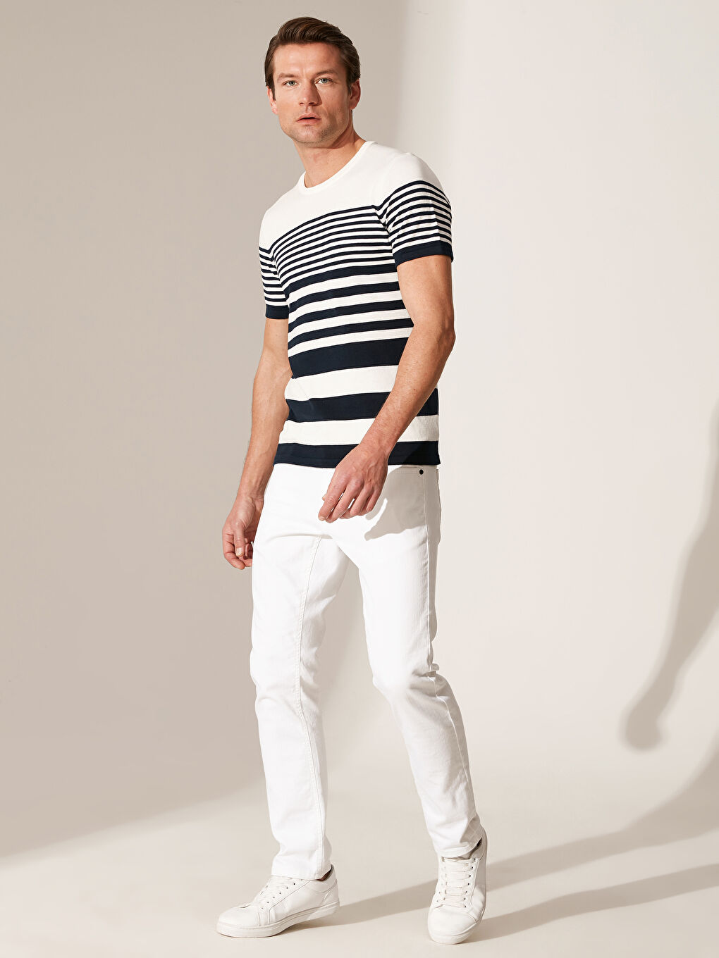 Lacivert Çizgili Bisiklet Yaka Kısa Kollu Tişört-3