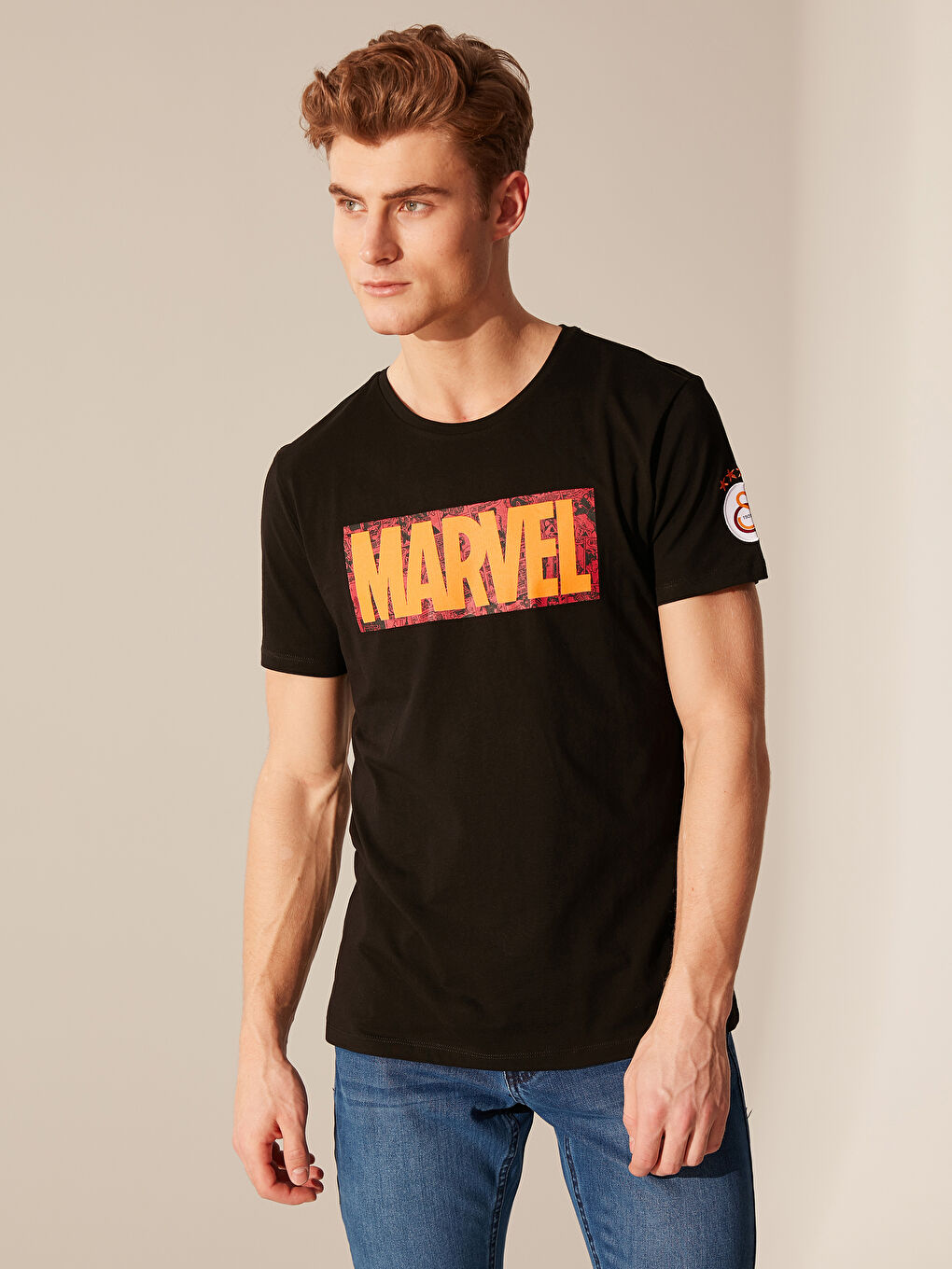 Siyah Bisiklet Yaka Kısa Kollu Galatasaray Baskılı Penye Erkek Taraftar Tişört