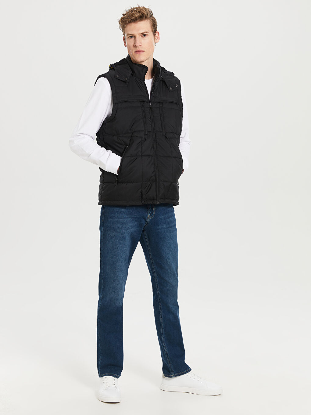 Siyah Standart Kalıp Kapüşonlu Erkek Şişme Yelek-3