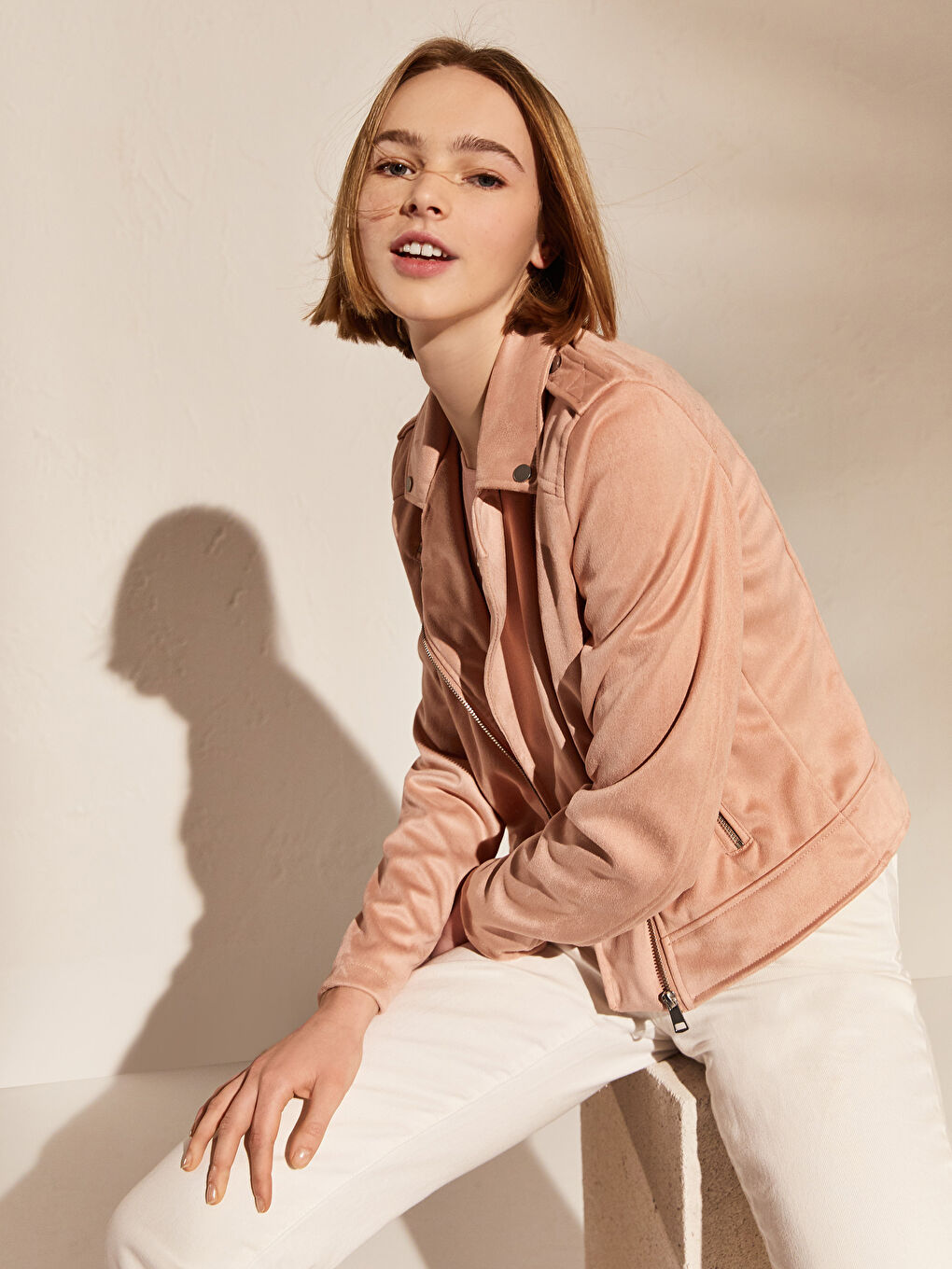 Пальто Женское из замши с длинным рукавом, отложным воротником и карманами-2