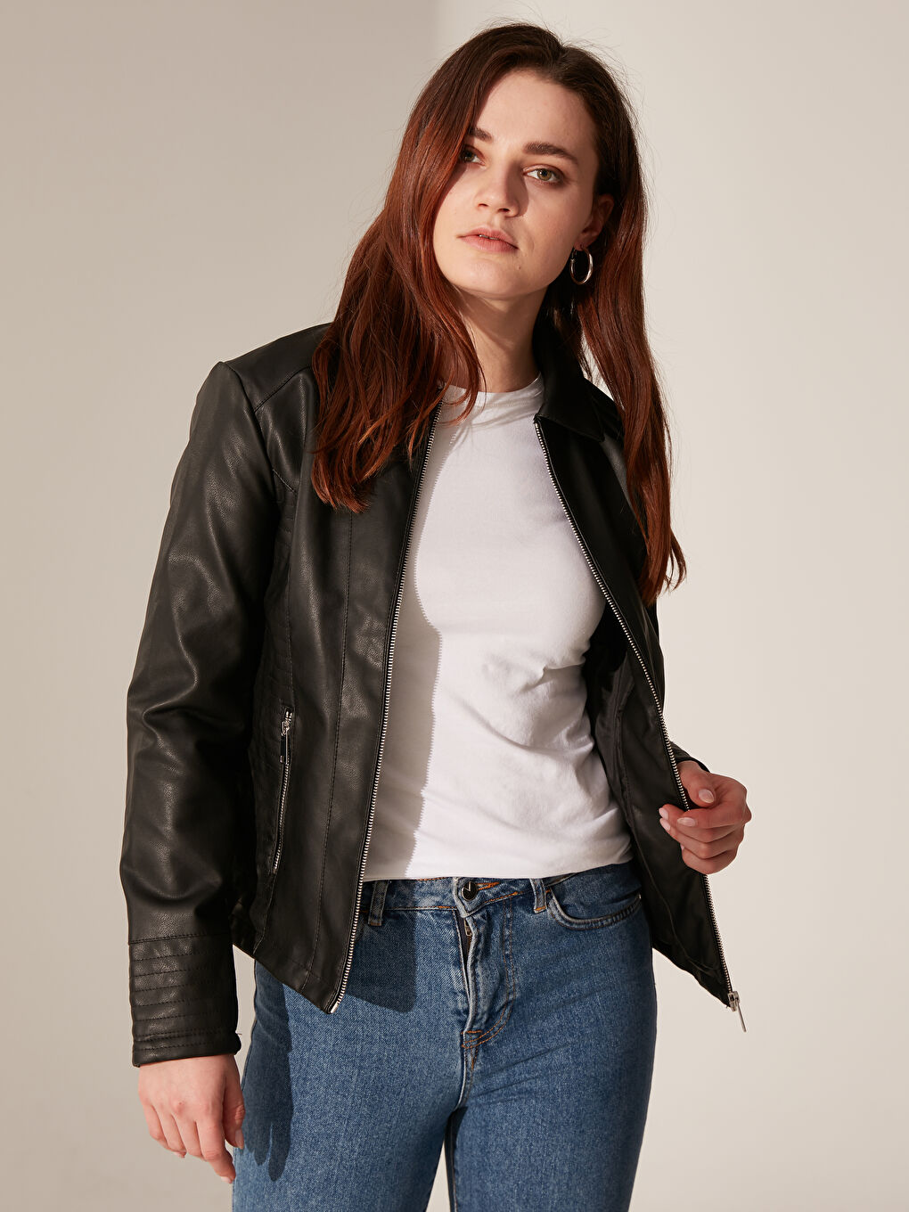 Siyah Uzun Kollu Kadın Deri Görünümlü Mont-2