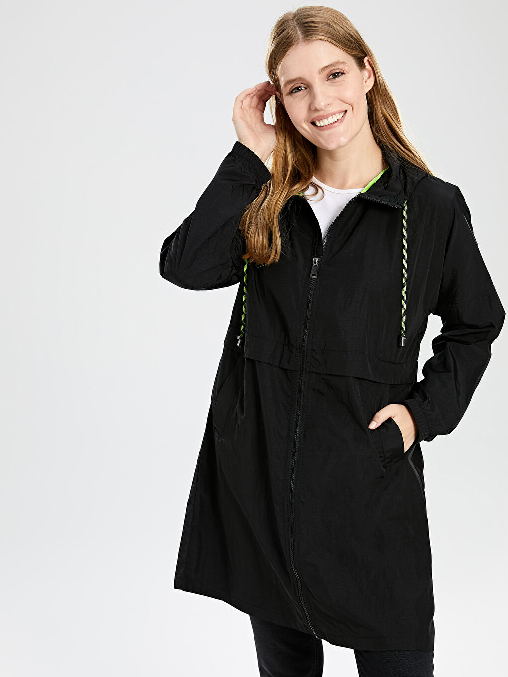 Yeni Siyah Yağmurluk-1