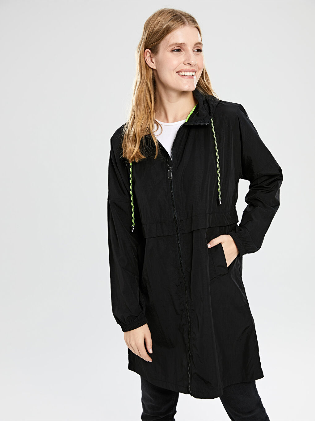 Yeni Siyah Yağmurluk-3