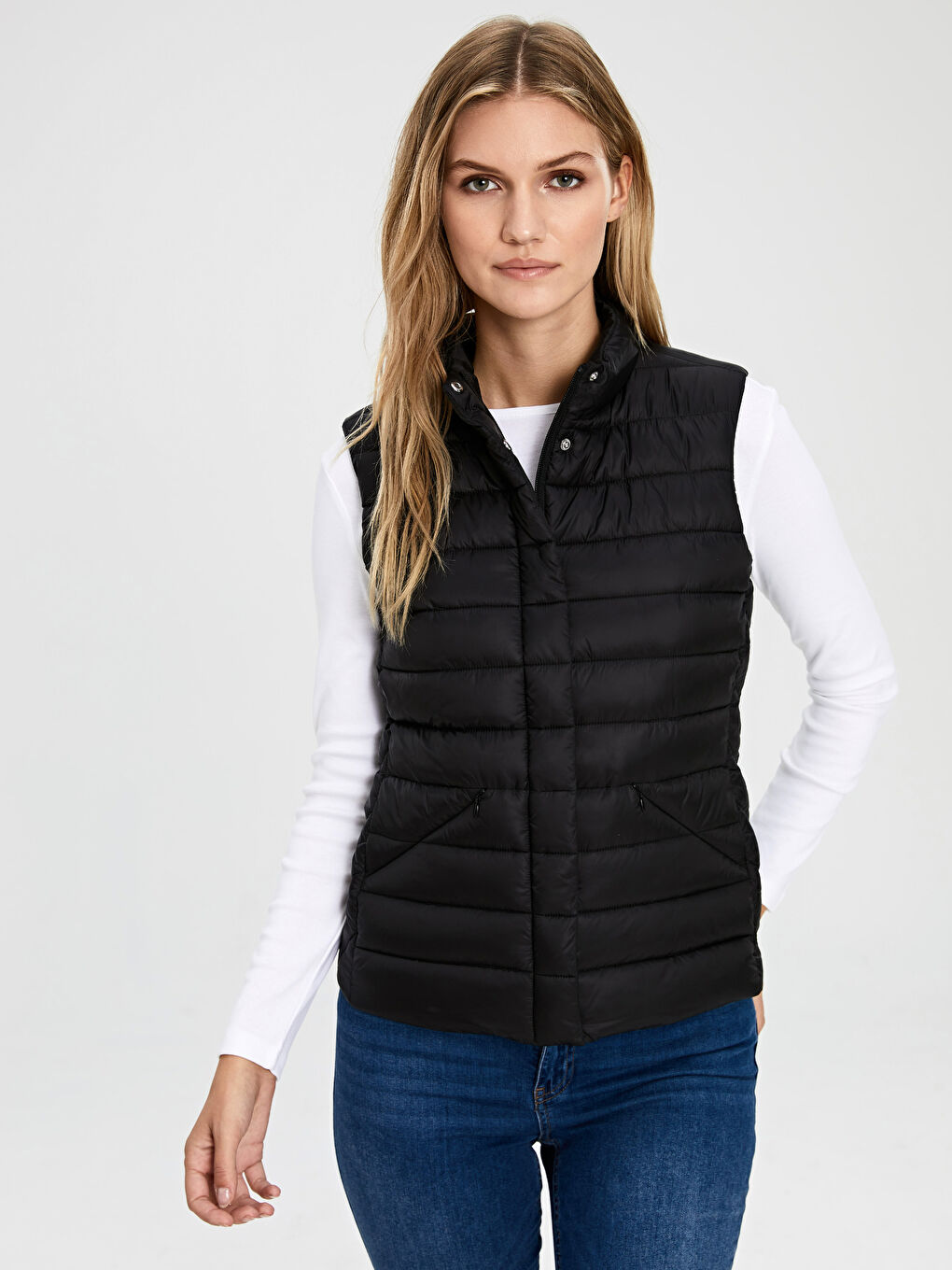 Neckband Puffer Vest-2