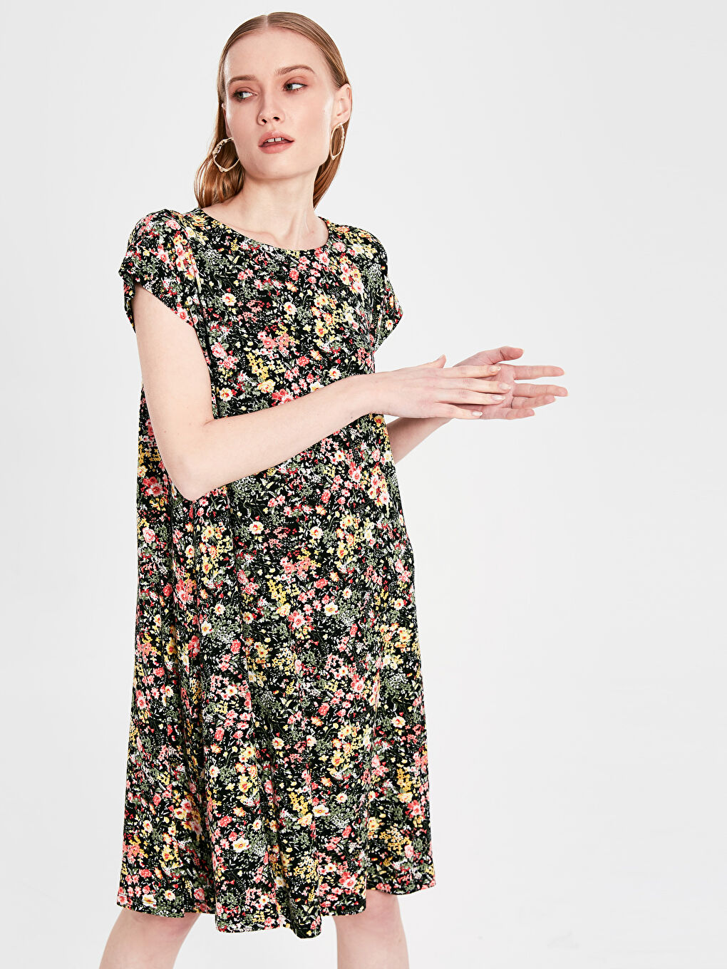 Pembe Desenli Viskon Kısa Kollu Kadın Elbise-2