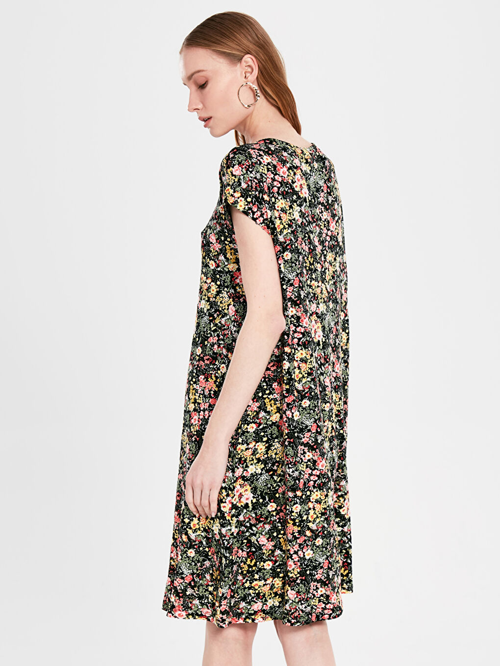 Pembe Desenli Viskon Kısa Kollu Kadın Elbise-3