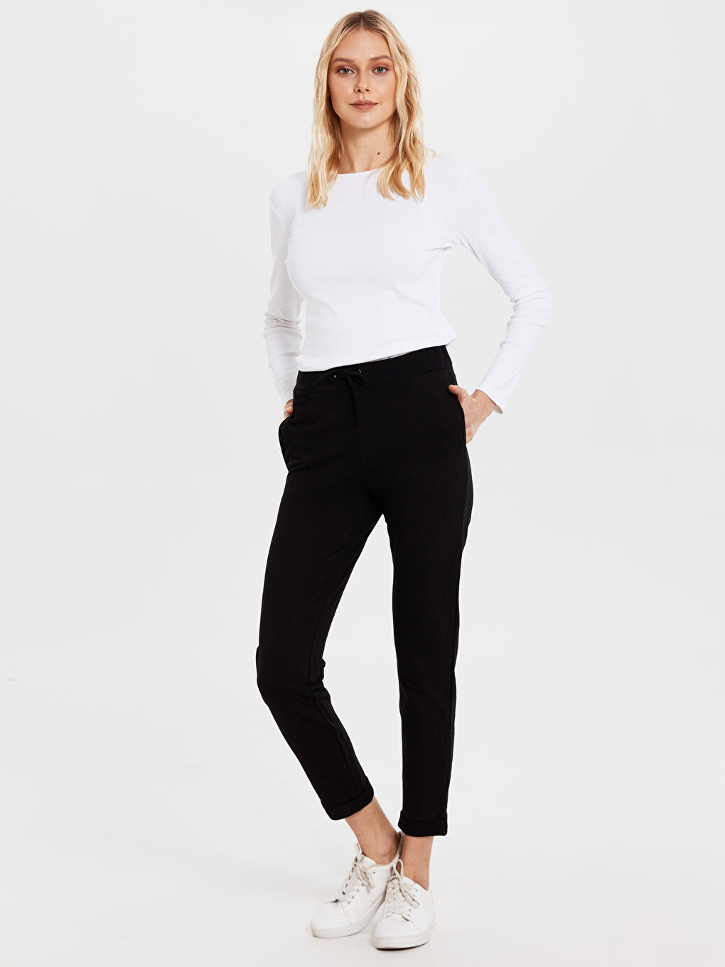 Siyah Beli Lastikli Düz Cep Detaylı Kadın Eşofman Altı