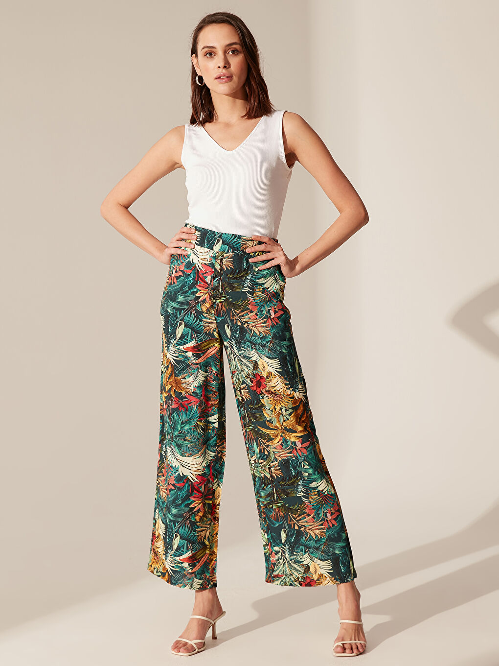 Elastic Waist Figured Palazzo Pants-1