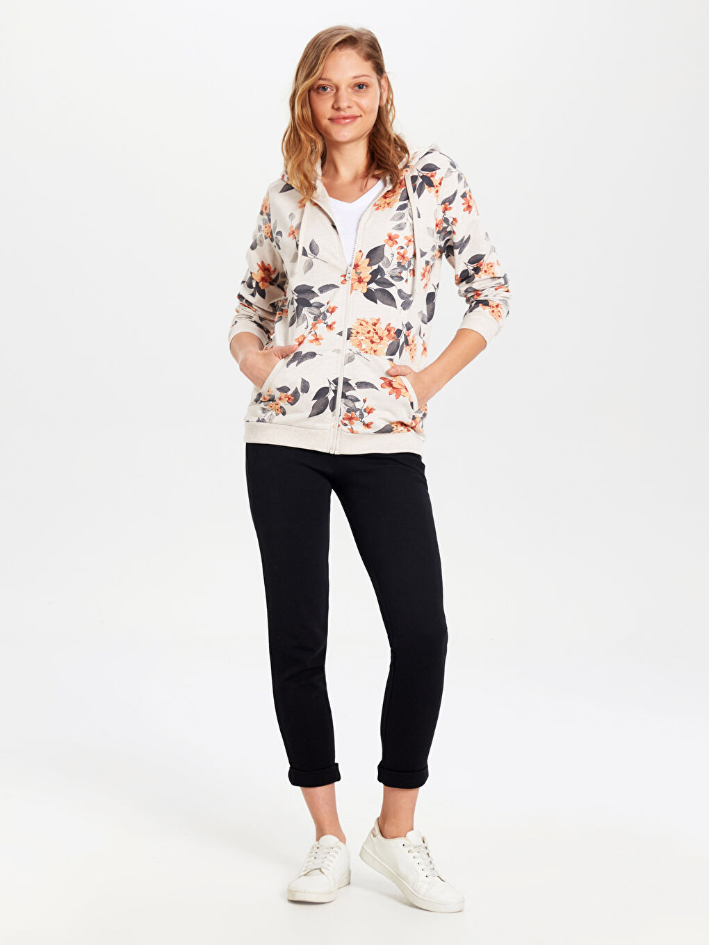 LCWAIKIKI Basic Hooded Patterned Long Sleeve Women's Zipper Sweatshirt -0S2110Z8-LQB