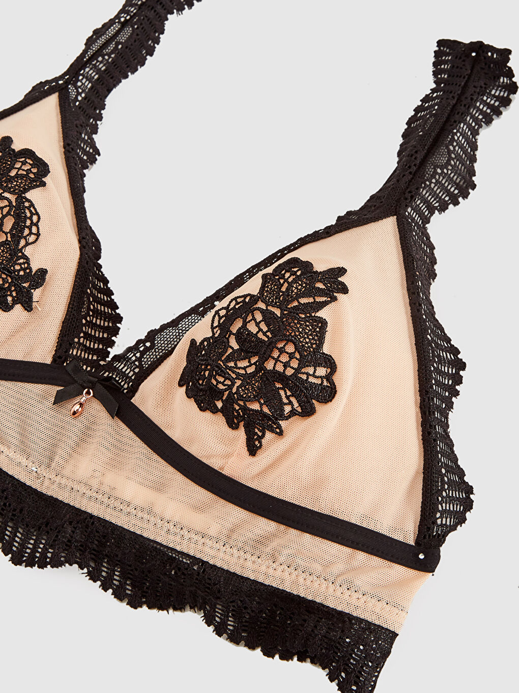 Fancy T-shirt Bra with Scallop Detail-2