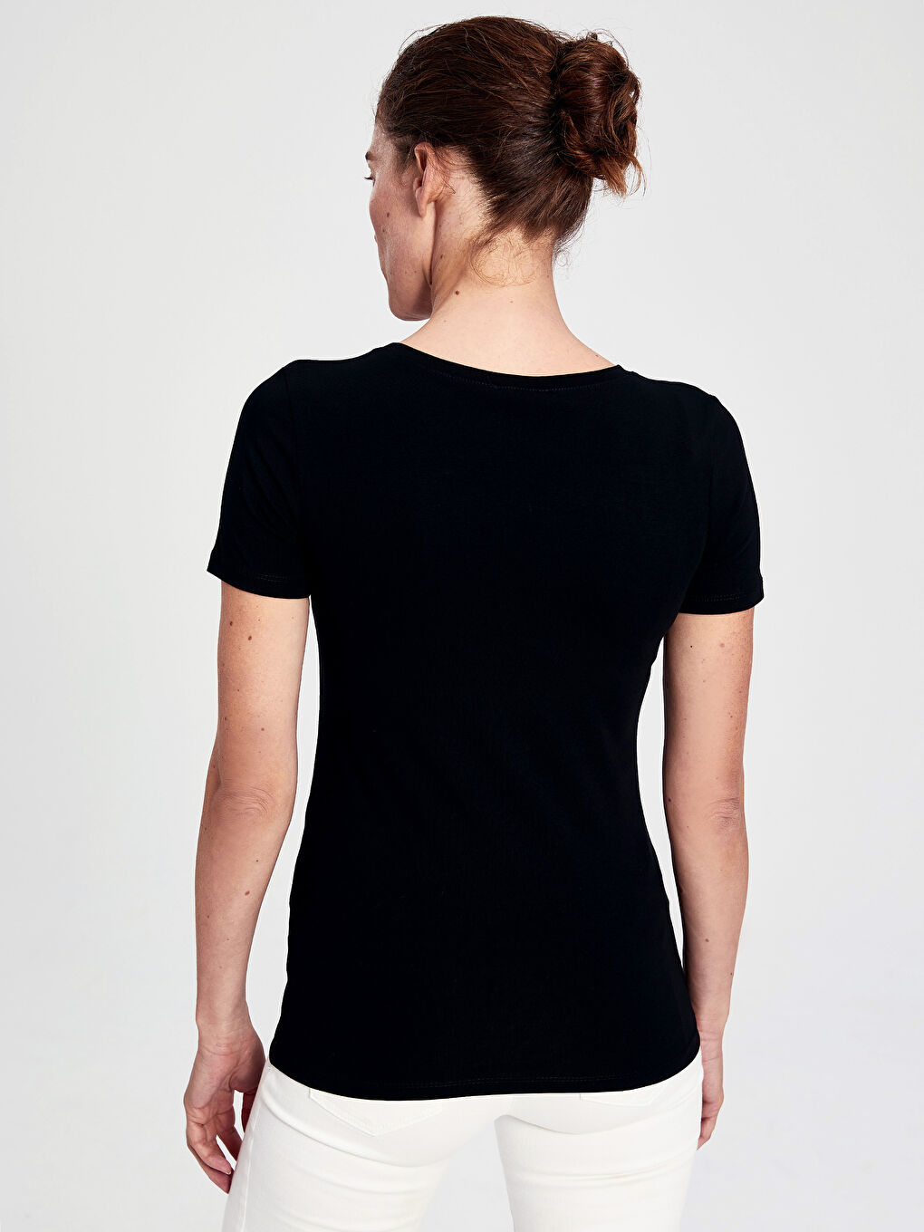 Siyah Pamuklu V Yaka Kadın Tişört-2