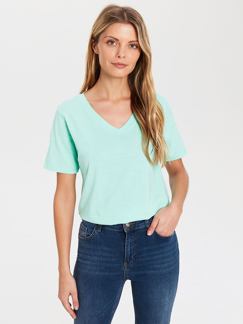 Yeşil V  Yaka Düz Kısa Kollu Pamuklu Kadın Tişört-3