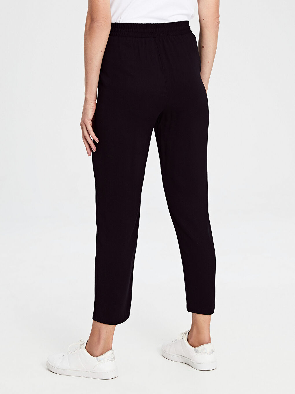 Women's Carrot Fit Plain Trousers-2