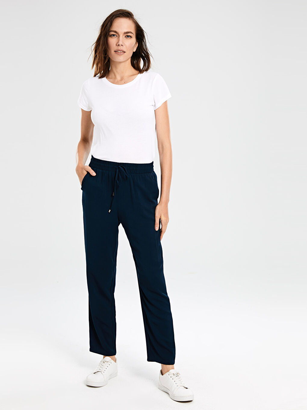 Штани для жінок з посадкою Carrot Fit, прості-1