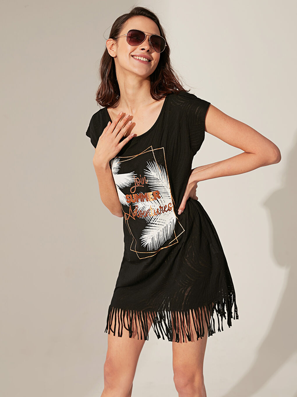 فستان الشاطئ اسود مرا