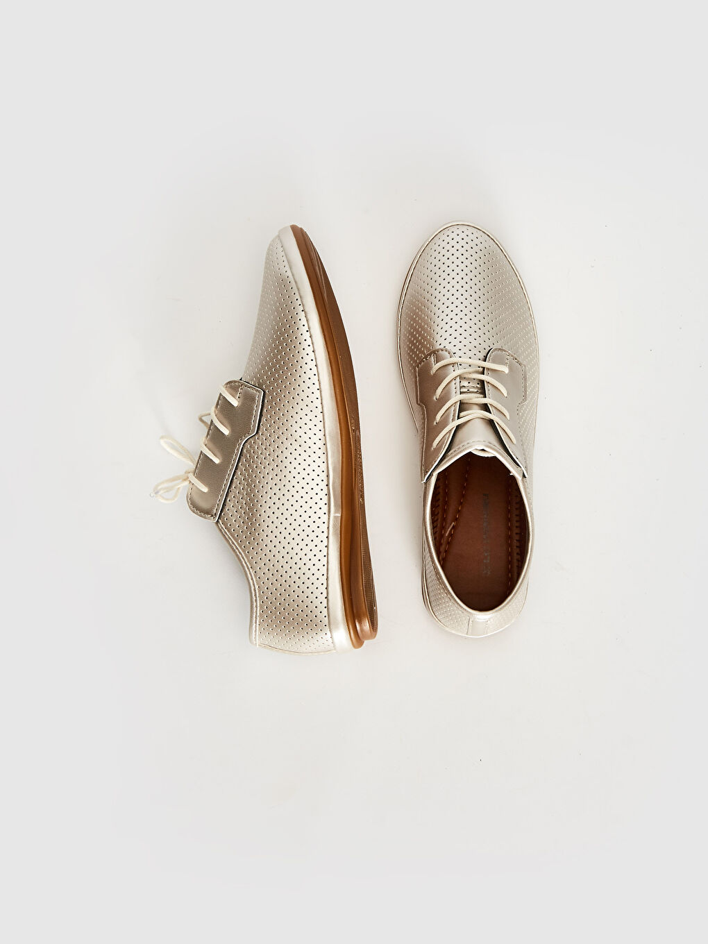 Bej Bağcıklı Deri Görünümlü Kadın Klasik Ayakkabı-1