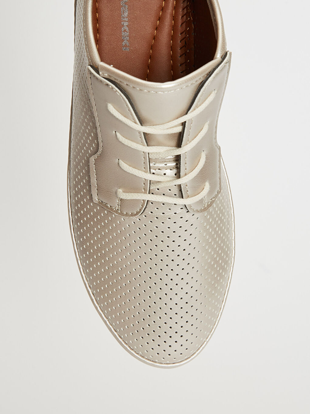 Bej Bağcıklı Deri Görünümlü Kadın Klasik Ayakkabı-4