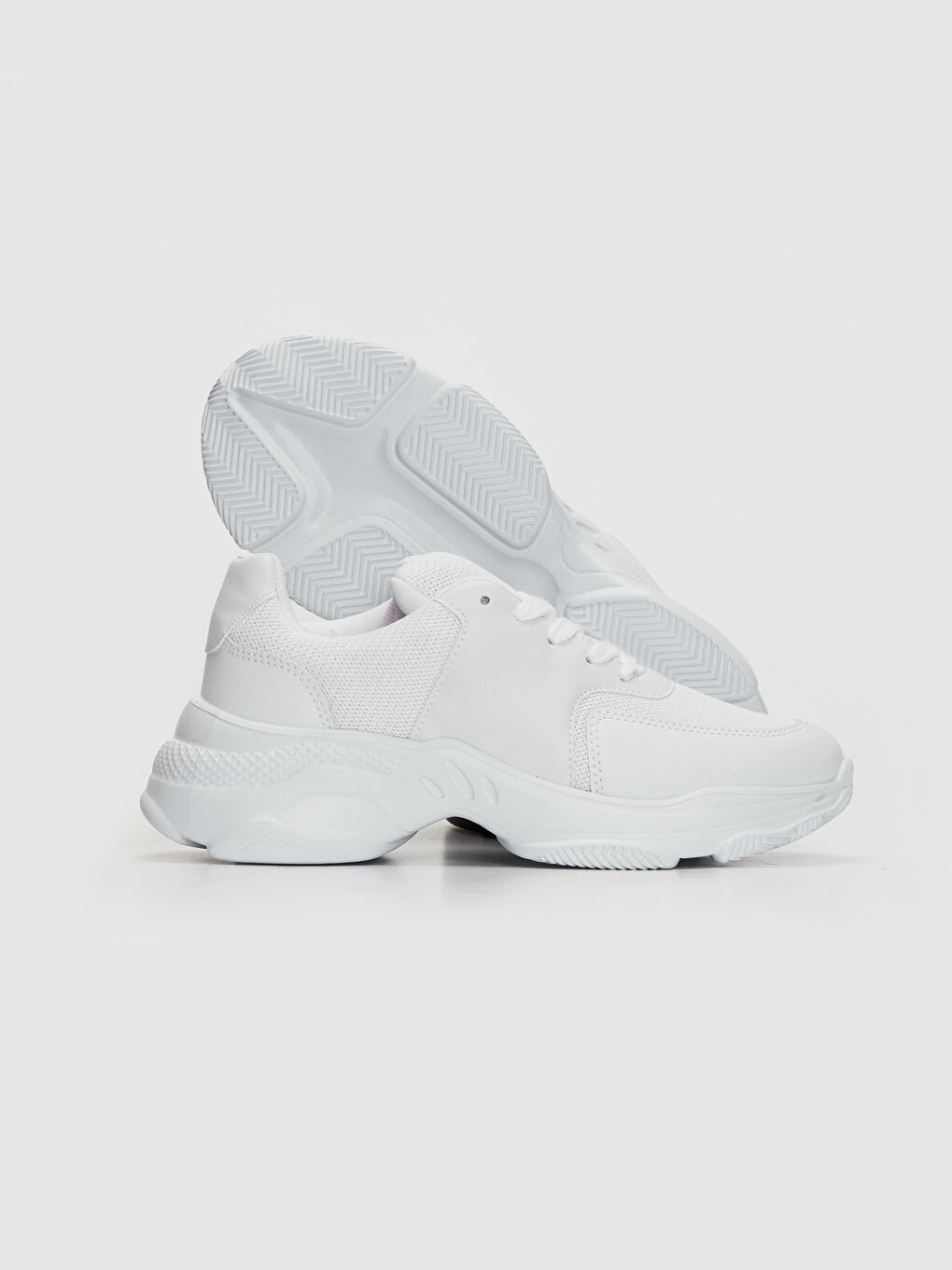 Beyaz Kalın Tabanlı File Detaylı Kadın Spor Ayakkabı-3