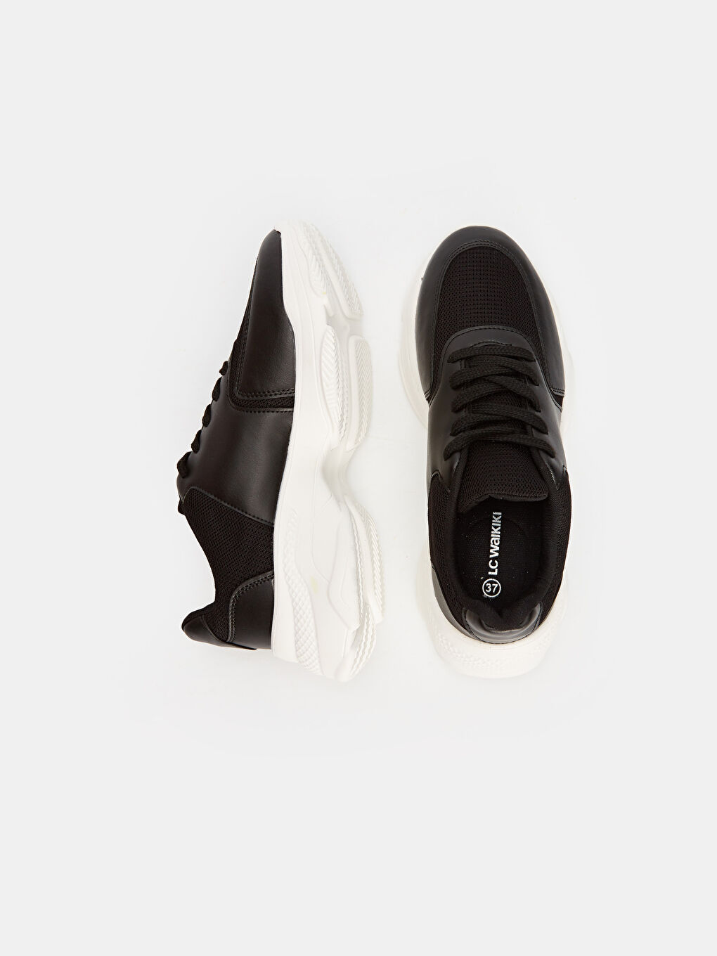 Siyah Kalın Tabanlı File Detaylı Kadın Spor Ayakkabı-1