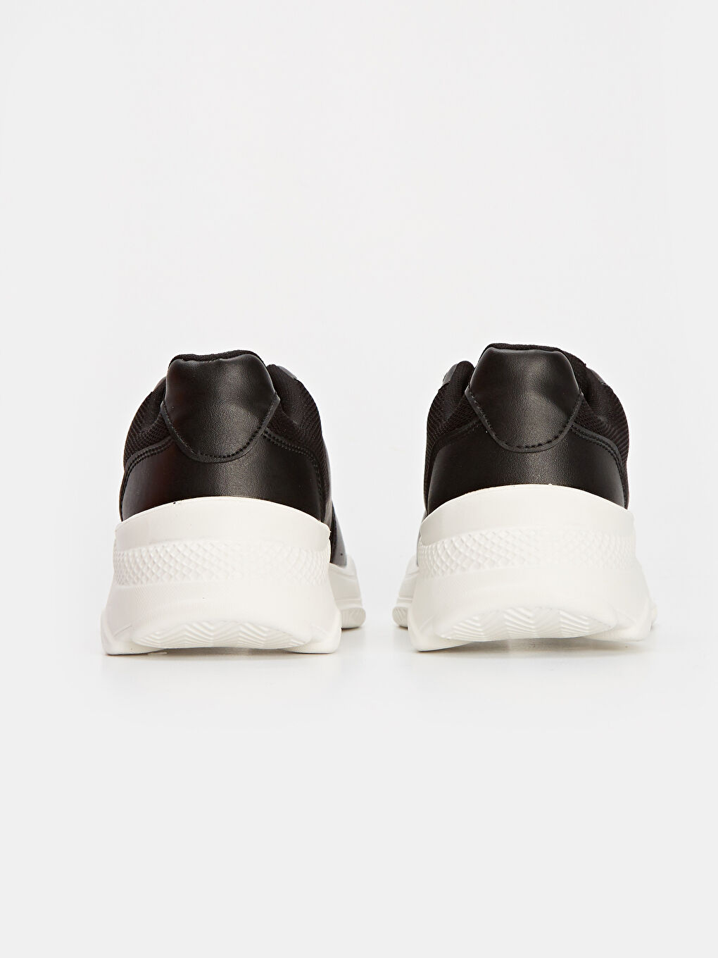 Siyah Kalın Tabanlı File Detaylı Kadın Spor Ayakkabı-3