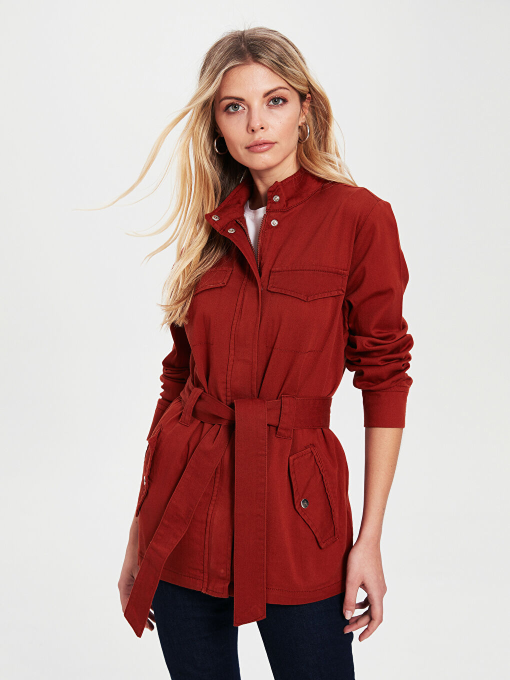 Turuncu Kuşaklı Dik Yak Uzun Kollu Kadın İnce Mont