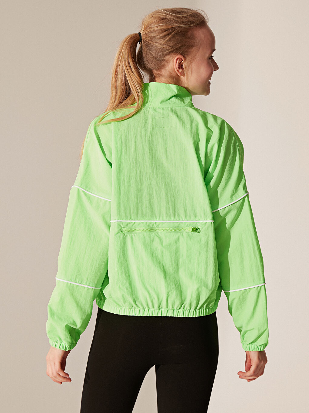 Yeşil Çanta Olabilen Dik Yaka İnce Yağmurluk-2