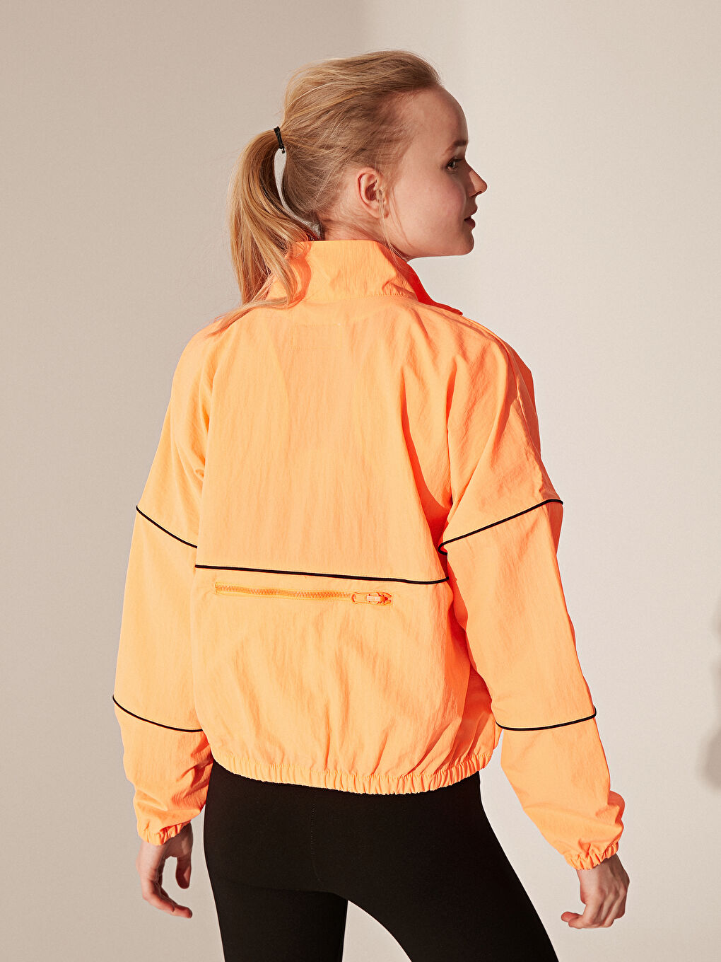 Turuncu Çanta Olabilen Dik Yaka İnce Yağmurluk-2