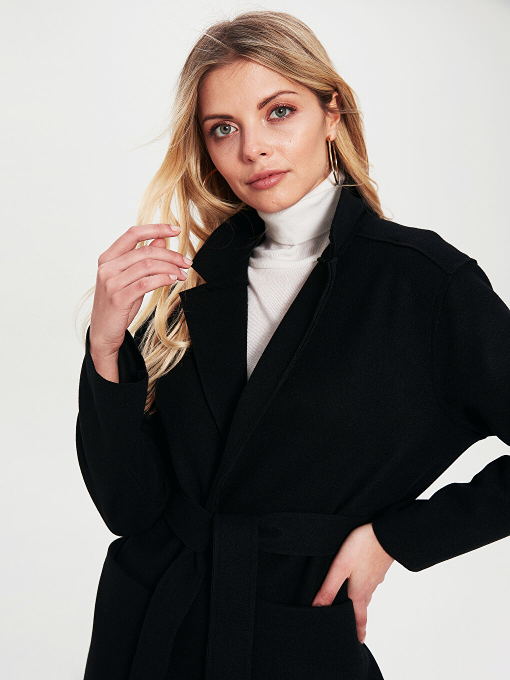 Siyah Ceket Yaka Kadın Kaşe Kaban-3