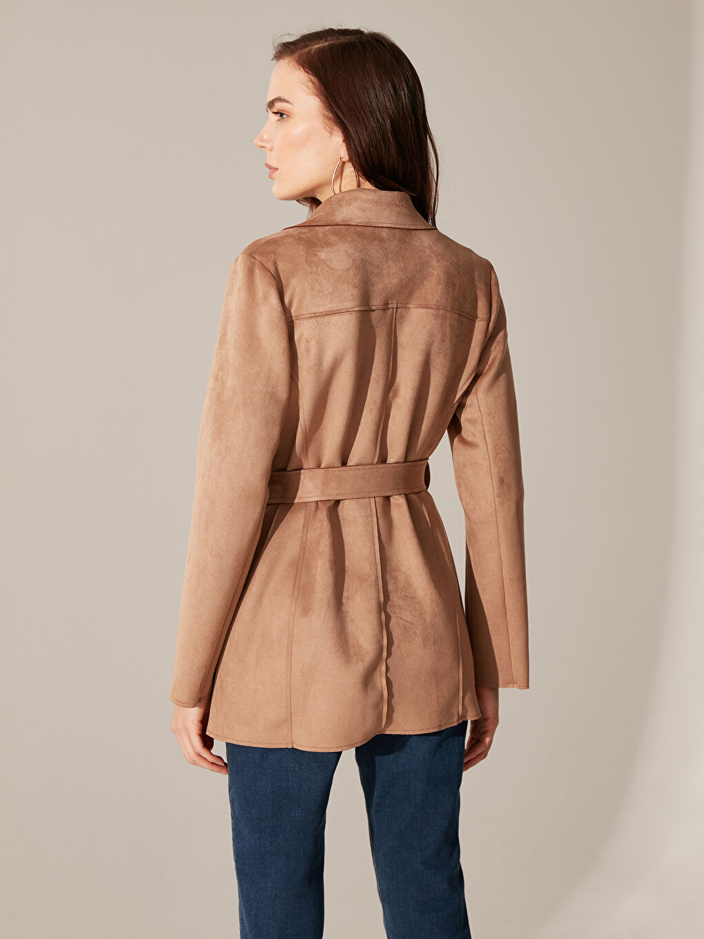 Bej Gömlek Yaka Uzun Kollu Süet Kadın Deri Görünümlü Mont-4