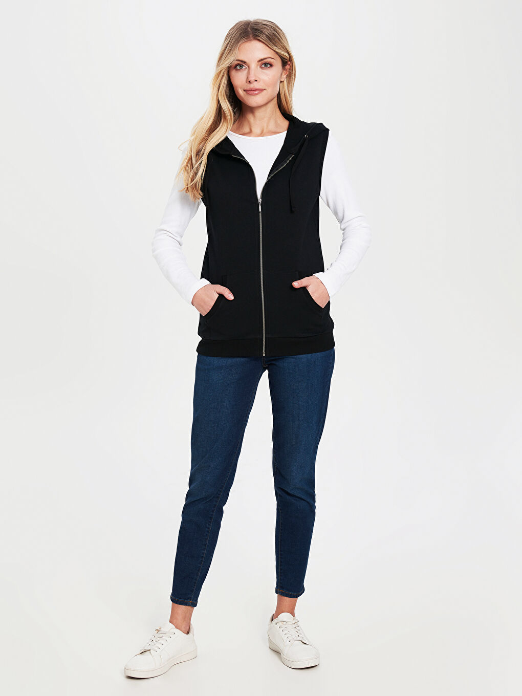 Siyah Kadın Kapüşonlu Düz Yelek-2