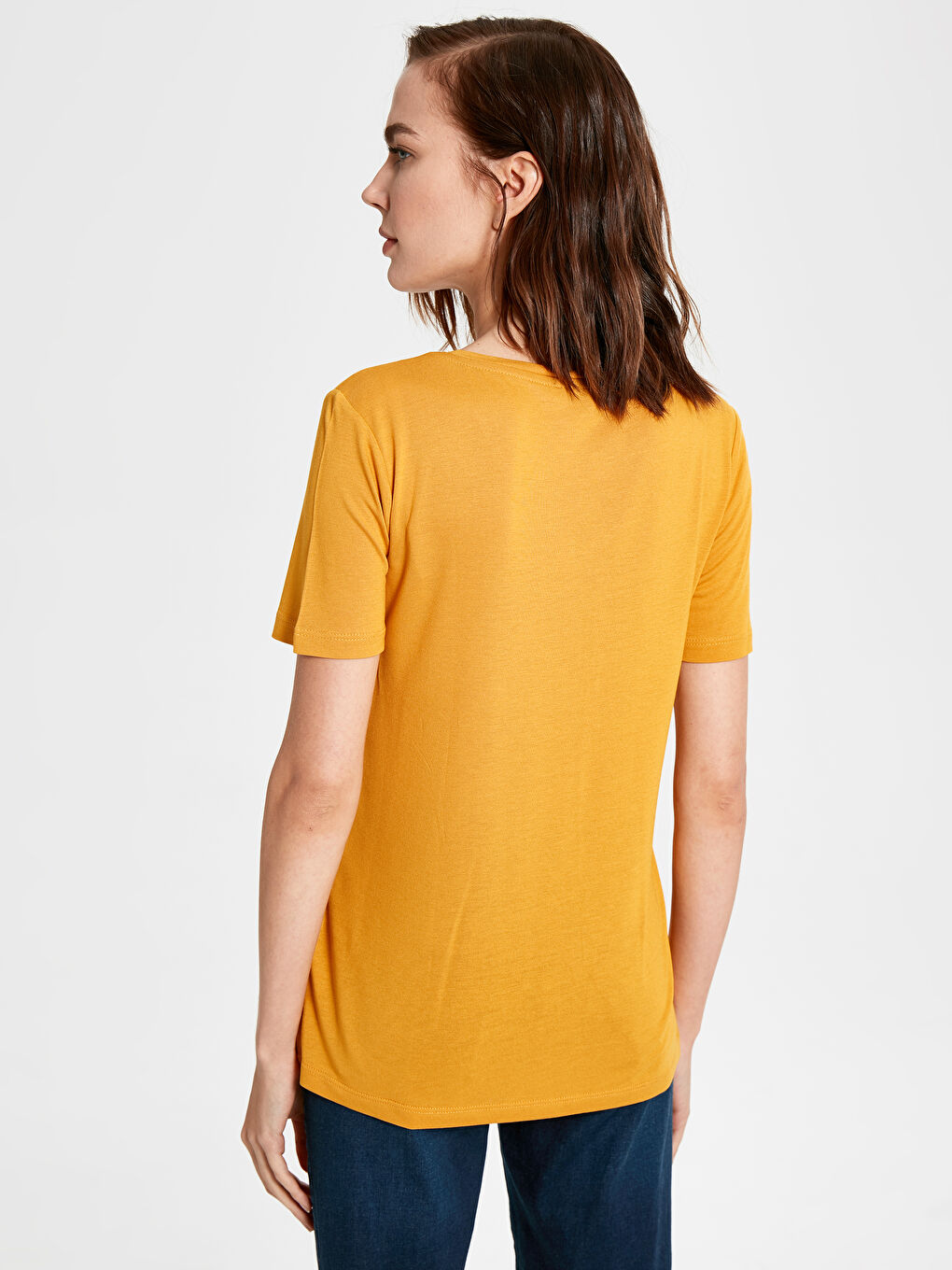Sarı V Yaka Viskon Kısa Kollu Kadın Tişört-2