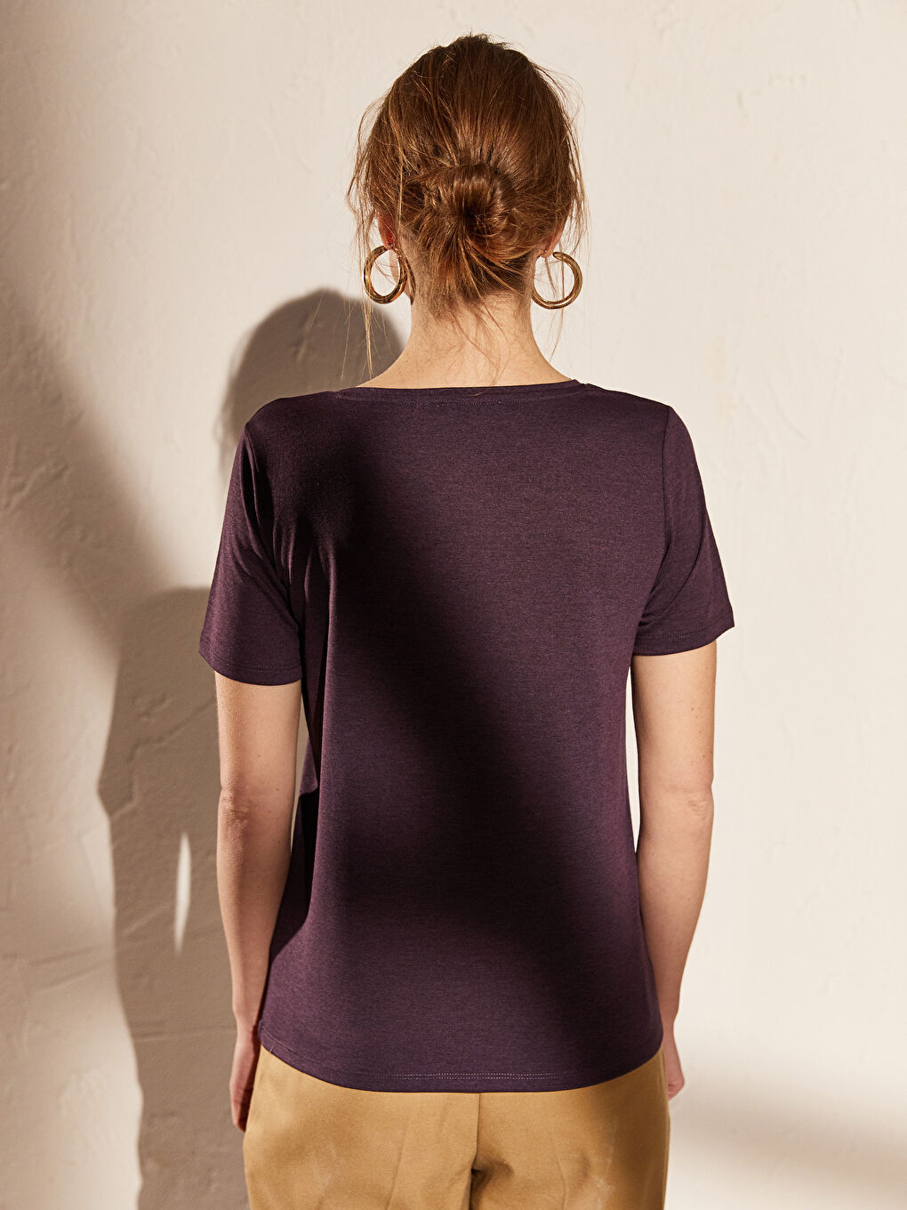 Mor V Yaka Viskon Kısa Kollu Kadın Tişört-2