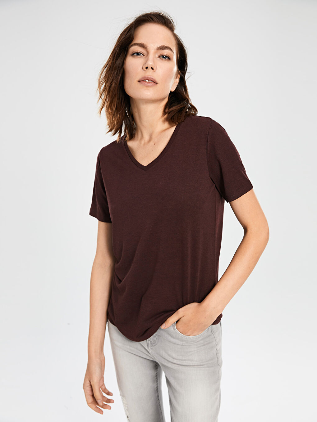 Bordo V Yaka Viskon Kısa Kollu Kadın Tişört