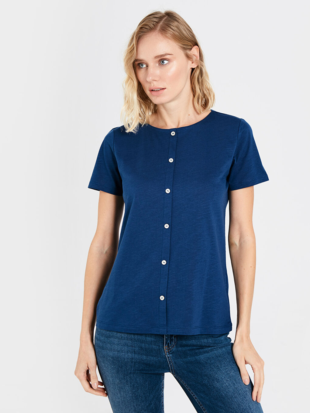 Lacivert Düğme Detaylı Pamuklu Kısa Kollu Kadın Tişört