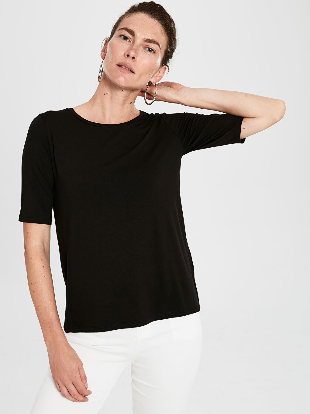 Siyah Düz Basic V Yaka Kısa Kollu Kadın Tişört